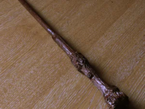 Harry Potter's wand 008 (Indian Rosewood)